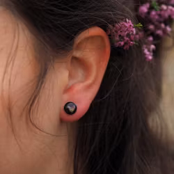 Røsslyng Svart Øredobber Studs 8mm