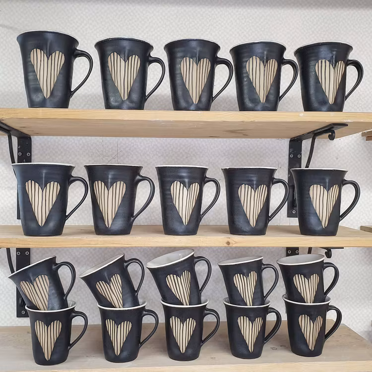Hjärtmugg SVART