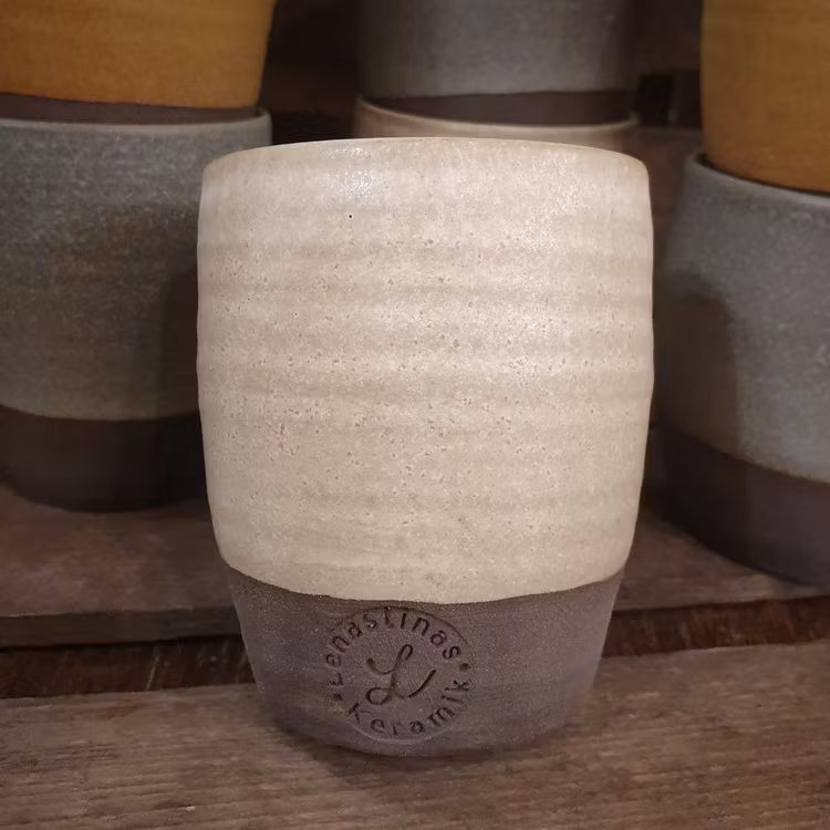 Liten mugg utan öra