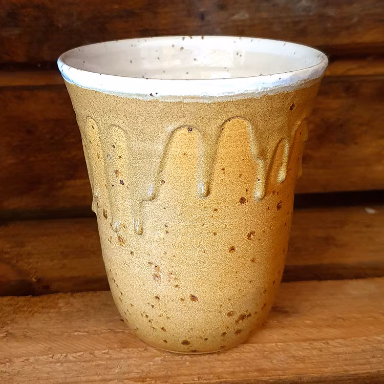 Mugg med rinnande dekor