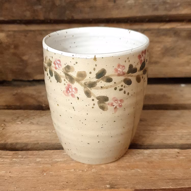 Mugg med blommor