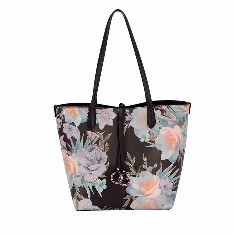 Axelväska svart blommig Duffy fakeläder