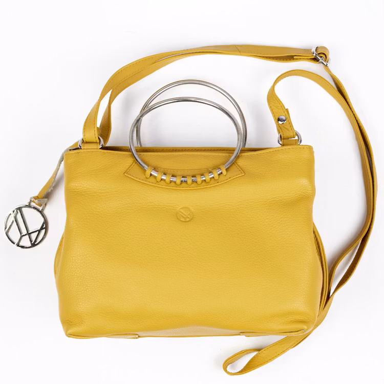 Väskor NYPD gul axelväska axelrem silverhandtag metallhandtag