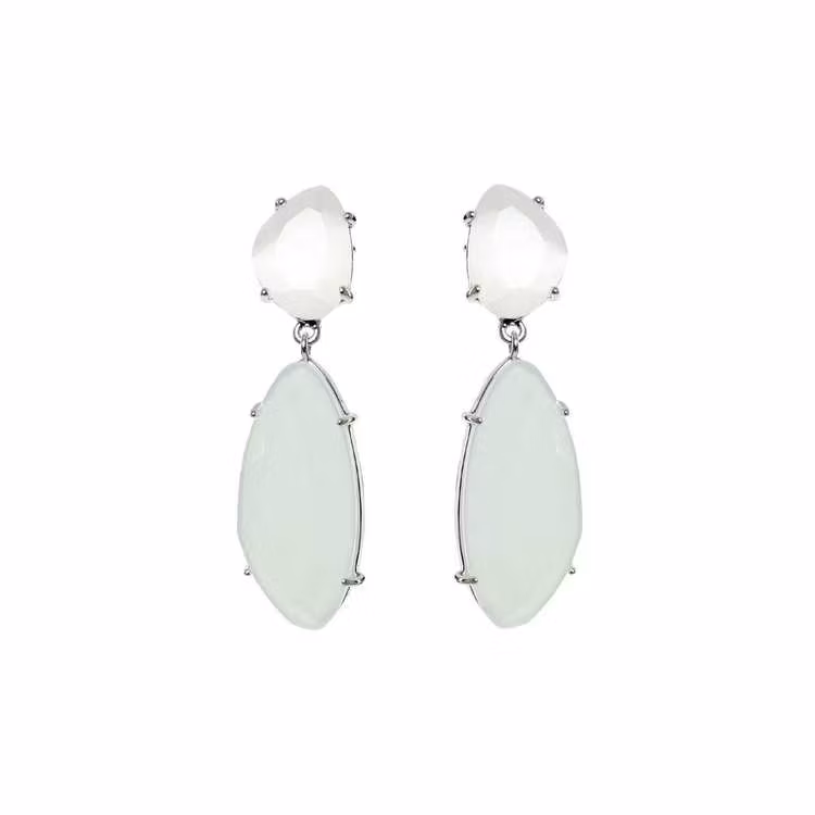 Hängande örhängen i silver med grön sten