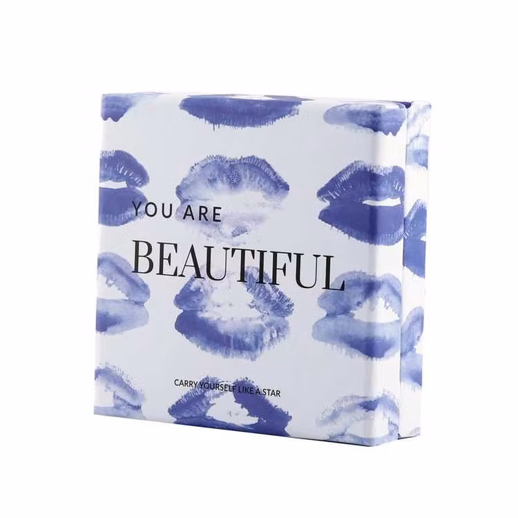 Kort halsband i silver med blå sten