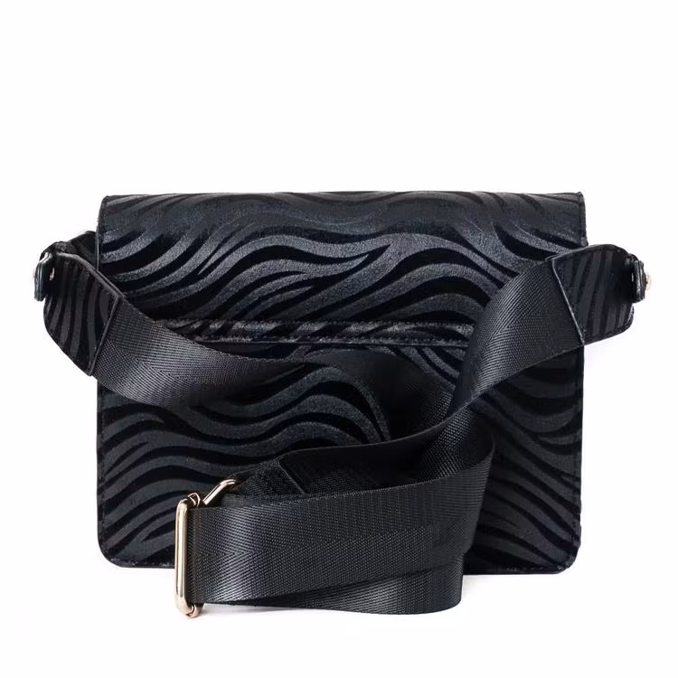 Axelväska svart sammet med zebramönster
