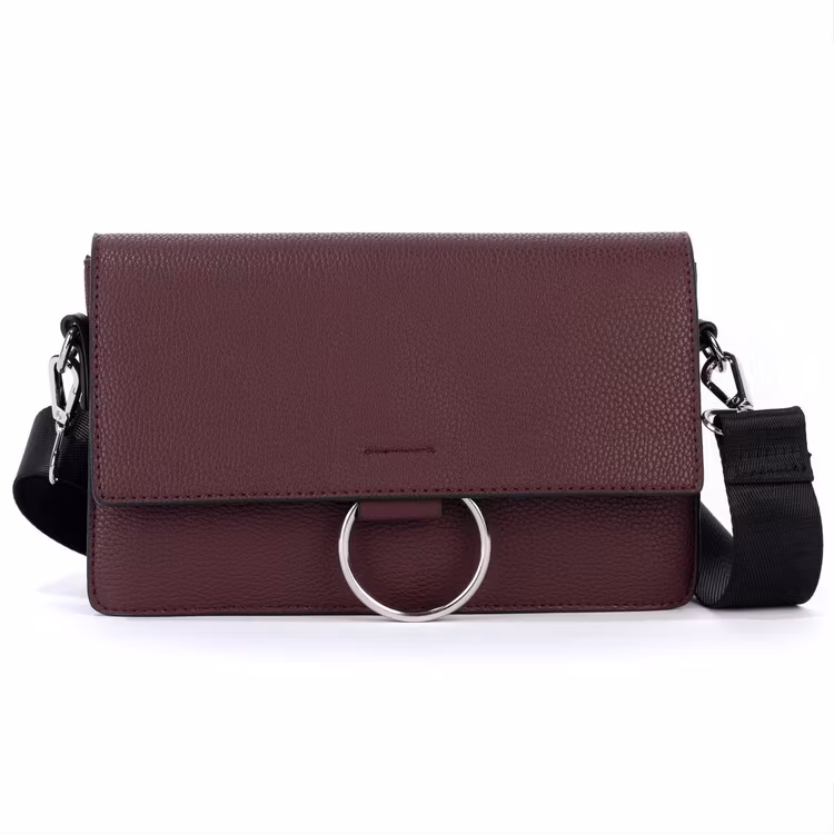 Axelväska mörkröd med ring från NYPD