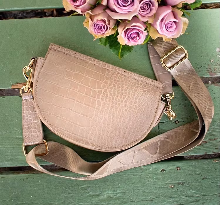 Axelväska croco halvmåne Hanna beige 693305 Rosenvinge