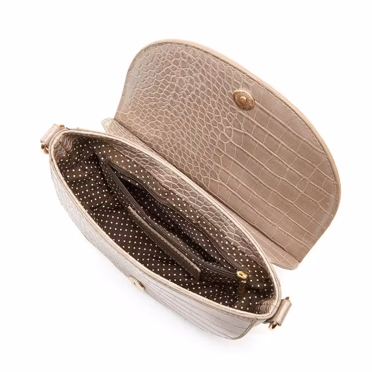 Axelväska beige halvmåne kroko präglad