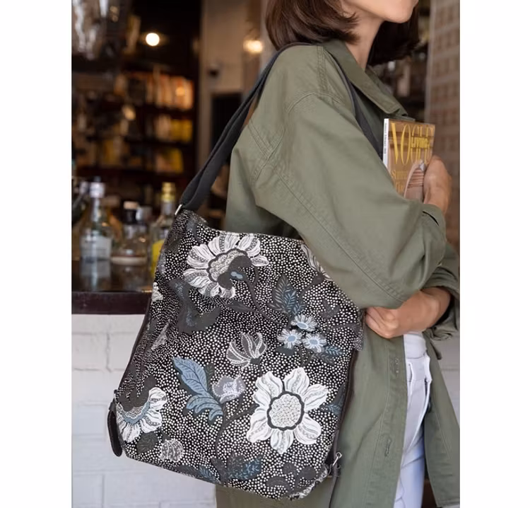 Axelremsväska Flower Linen, Black, Ceannis