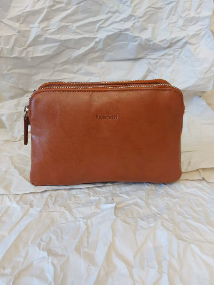 Axelremsväska liten skinn cognac Luca Ferri 5-7432