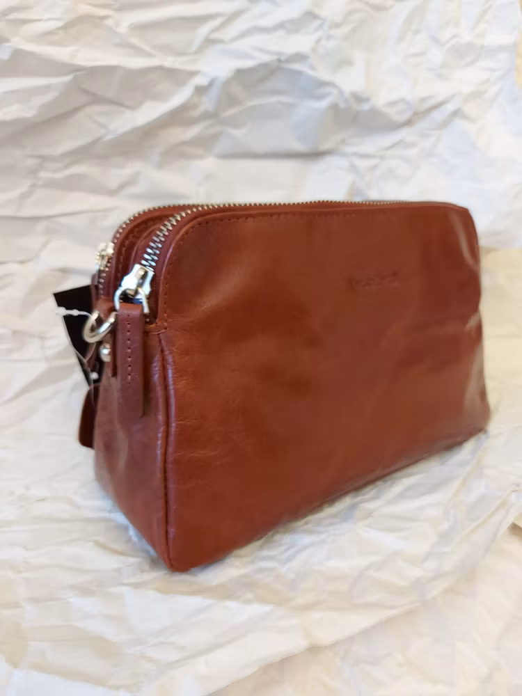 Axelremsväska Dam liten skinn brandy Luca Ferri 5-7432