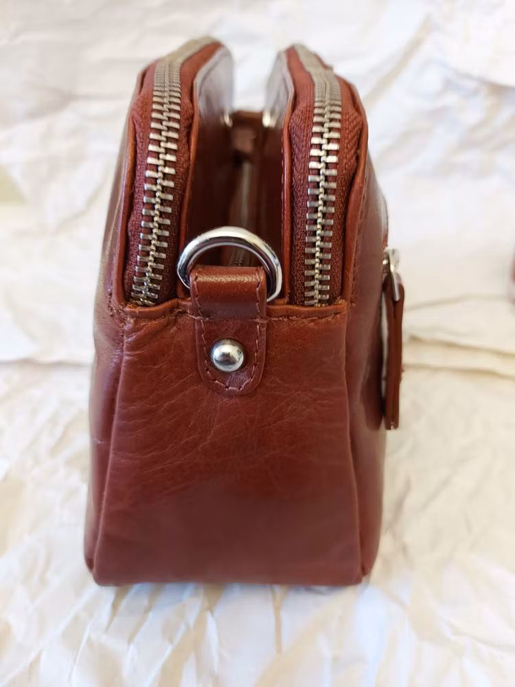 Skinnväska liten skinn brandy Luca Ferri 5-7432