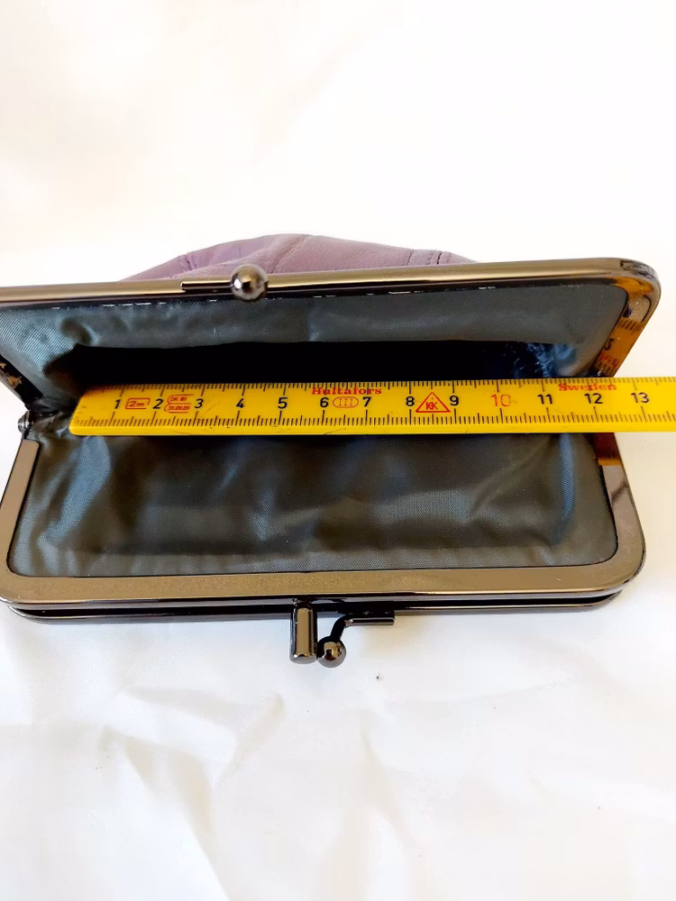 Portmonnä skinn10 olika färger B49 bredd bygel invändigt