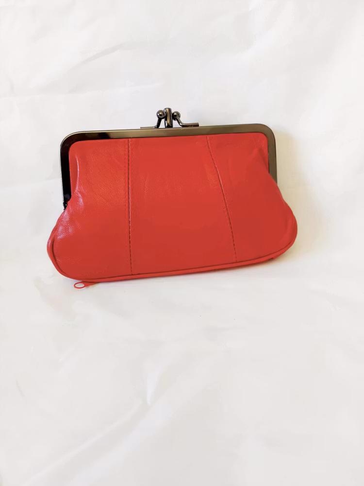 Bygelbörs skinn10 olika färger B49 röd