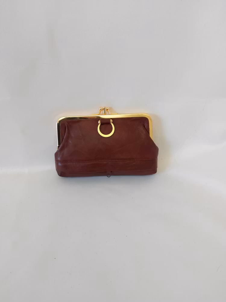 Portmonnä i skinn, platt, guldbygel 14 cm 11 olika färger