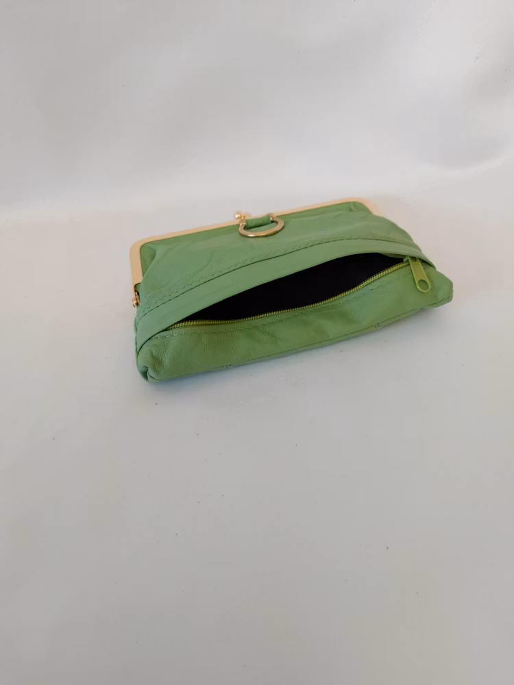 Portmonnä i skinn, platt, guldbygel 14 cm 11 olika färger