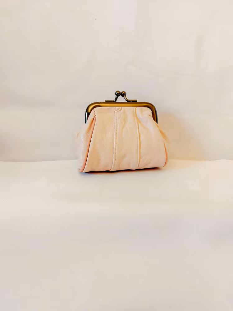 Portmonnä i skinn, liten, mörk bygel 7 cm 12 olika färger