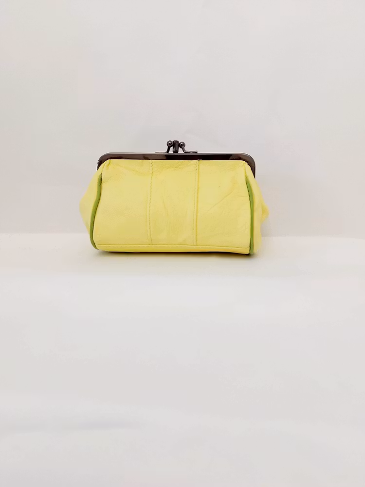 Portmonnä i skinn, rund, bygel 12 cm, flera olika färger