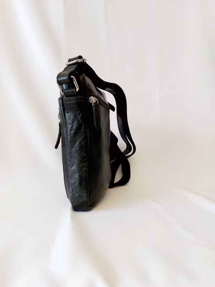 Axelremsväska skinn grön Luca Ferri 7462