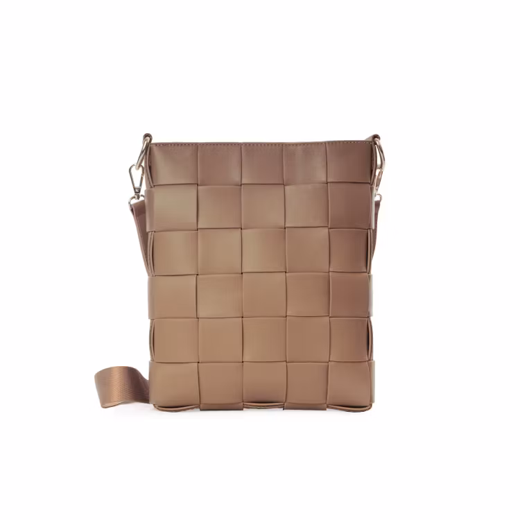 Braided Camel flätad väska från Ceannis 047117381