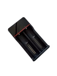 Infiray/Nocpix, Batteriladdare för två batterier