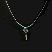 Halsband med liten drömfångare