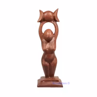 Gudinna staty i trä med månens faser – 21 cm