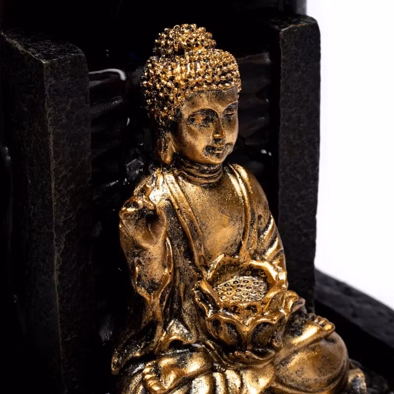 Vattenfontän med Buddha och Lotusblomma.