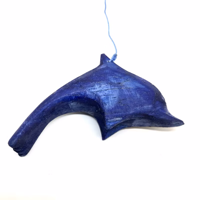 vindspel med blå delfin