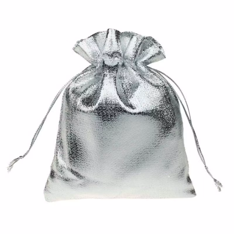 presentpåse silverlamé 17x25-cm