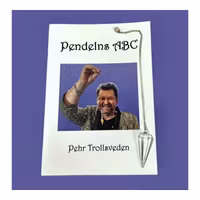 Set med Pendel och Bok