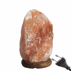 Saltkristallampa med träfot, smal 2 - 3 kg