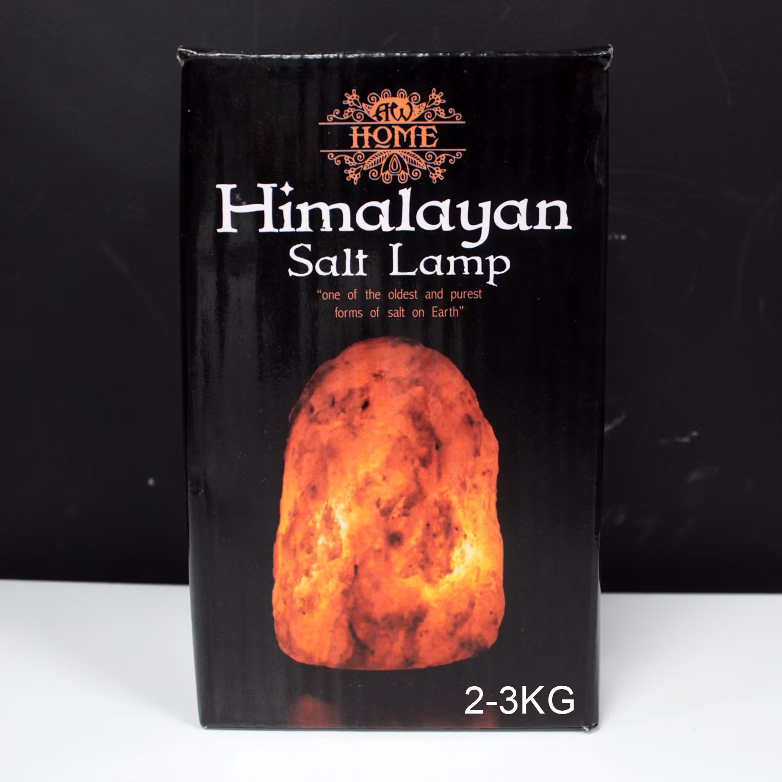 Saltkristallampa med träfot, smal 2 - 3 kg