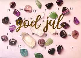 Adventskalender med trumlade kristaller