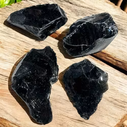 Svart Obsidian, rå
