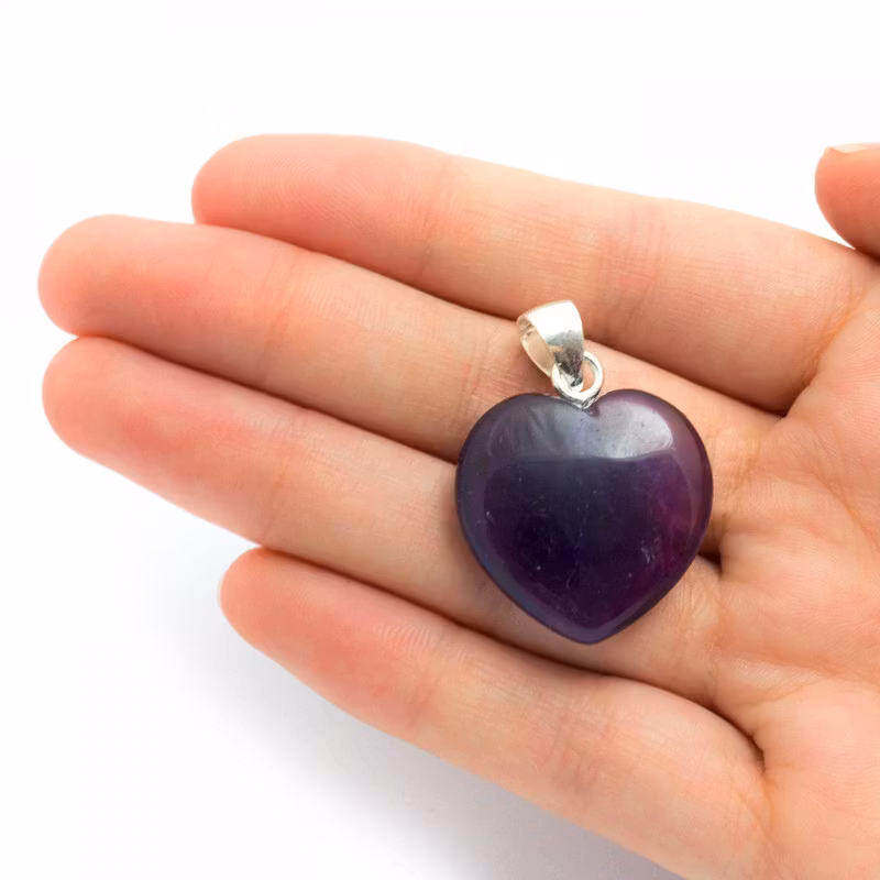ametisthjärta att hänga på halsbandet