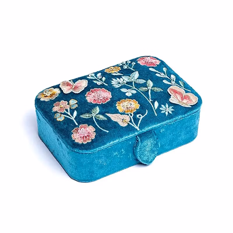 broderat skrin blommor