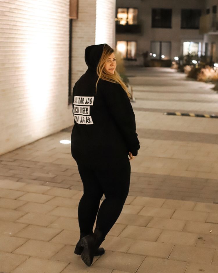 Hoodie "Här står jag och duger som jag är"