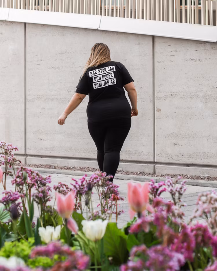 T-shirt "Här står jag och duger som jag är"