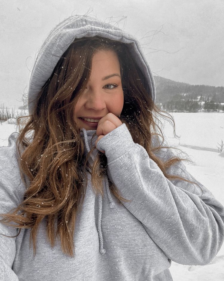 Hoodie "Vi ser alla olika ut och det är fantastiskt"