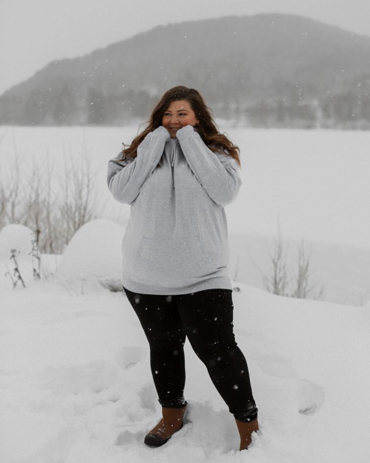 Hoodie "Vi ser alla olika ut och det är fantastiskt"