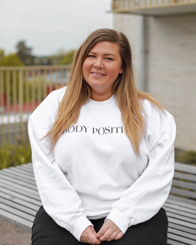 Vit sweatshirt "Body positive"
