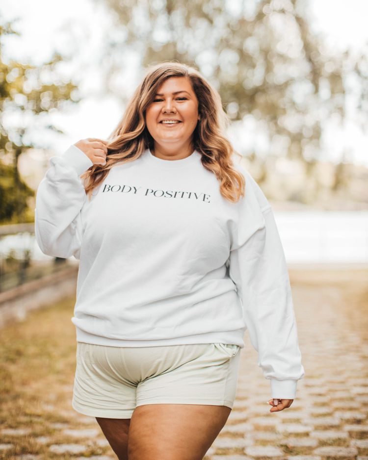 Vit sweatshirt "Body positive"