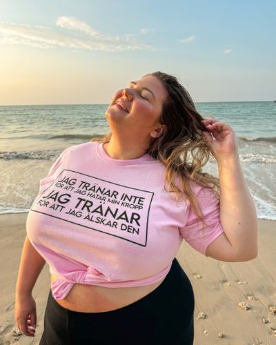 T-shirt "Jag tränar för att jag älskar min kropp"