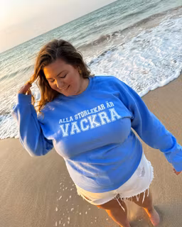 Blå sweatshirt "Alla storlekar är vackra"