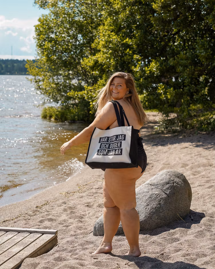 Strandväska "Här står jag och duger som jag är"