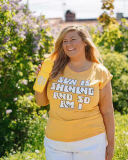 Gula paketet: T-shirt  + vattenflaska