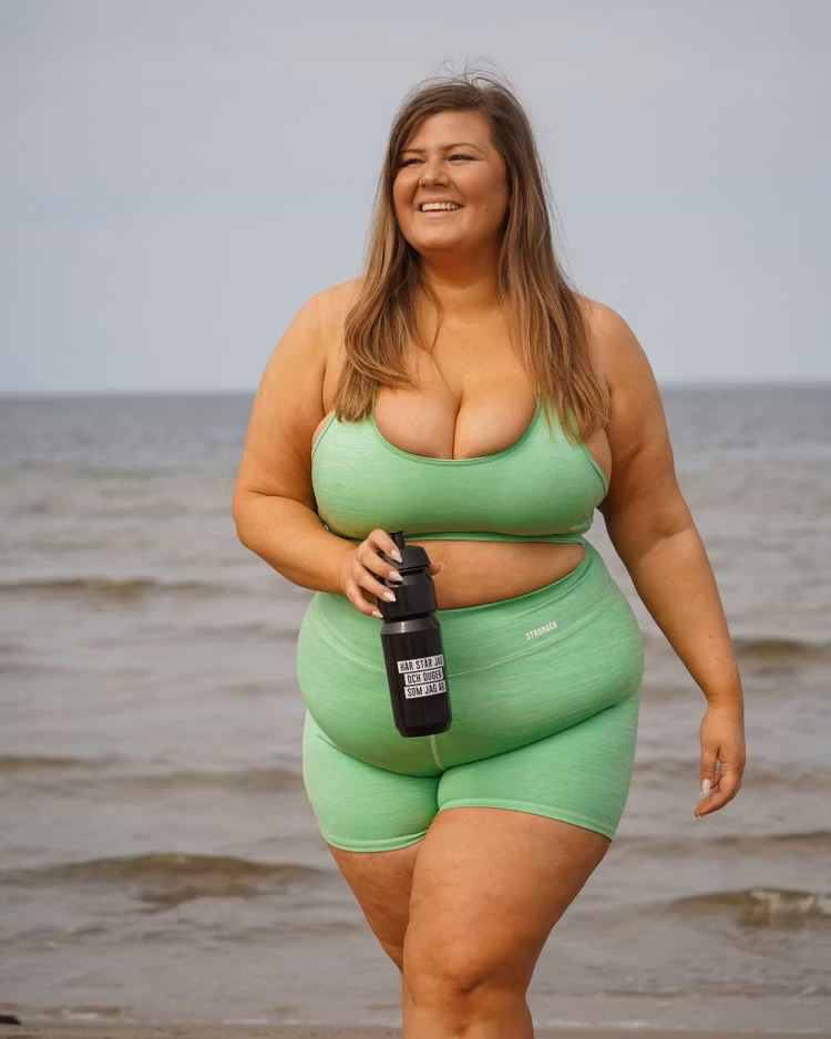 Lila strandpaketet: Badlakan + vattenflaska