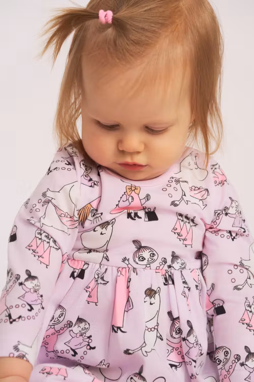 Mumin Pärllek bodyklänning lila